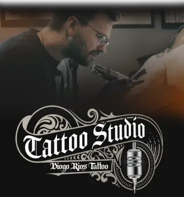 Diogo Rios tatuando cliente (1)